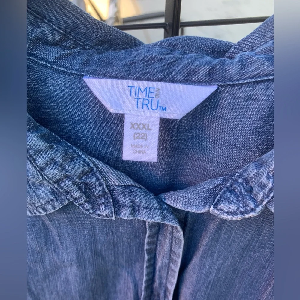 NWT Time and Tru Blue Denim Button-Down Shirt short sleeves - Picture 2 of 10